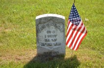 American-flag-at-grave-on-Memo